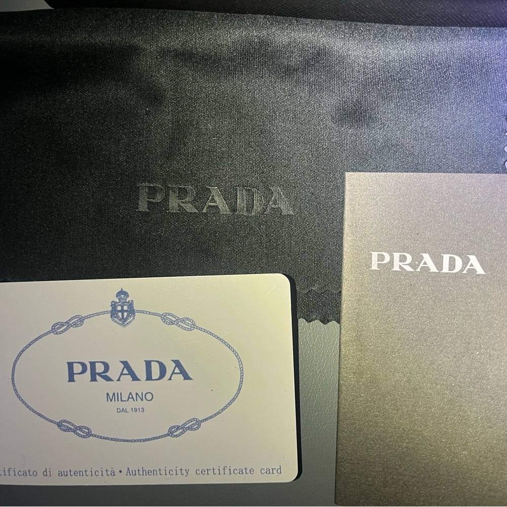 Unisex Prada sunglasses - Picture 4 of 6